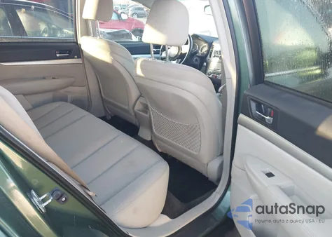 2011 Subaru Outback 2.5I Premium z USA, uszkodzony, nr VIN 4S4BRCCC9B3443203